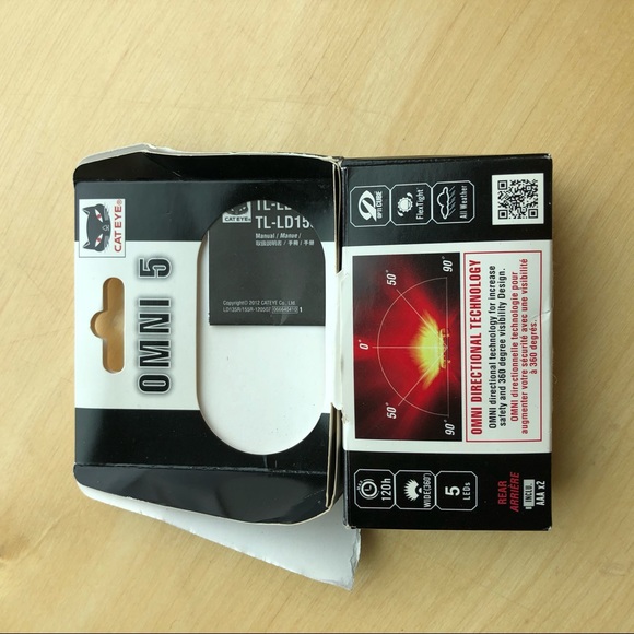 New in Box Cat Eye Omni5 Bike Light. - Picture 1 of 6
